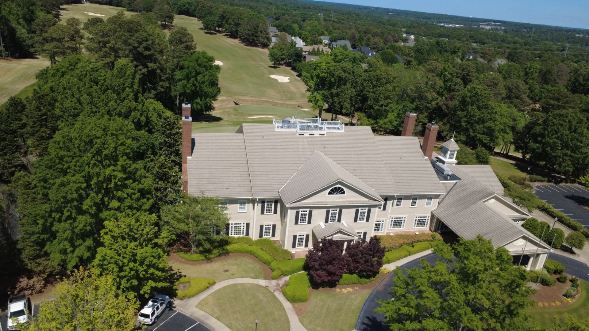 Aerial view of the Country Club at Wakefield Plantation clubhouse overlooking the golf course